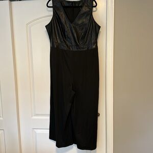 NWT! BloomChic Gray and Silver Sheath Dress V-Neck Sleeveless